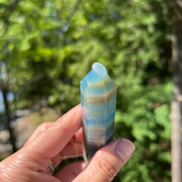 Blue onyx (d) tower | crystal - Picture 7 of 13